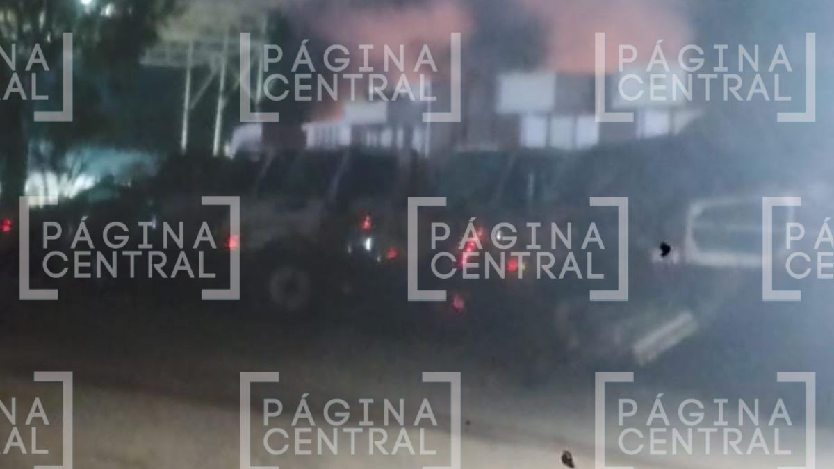 Por pirotecnia: Camión recolector de basura se incendia en León 