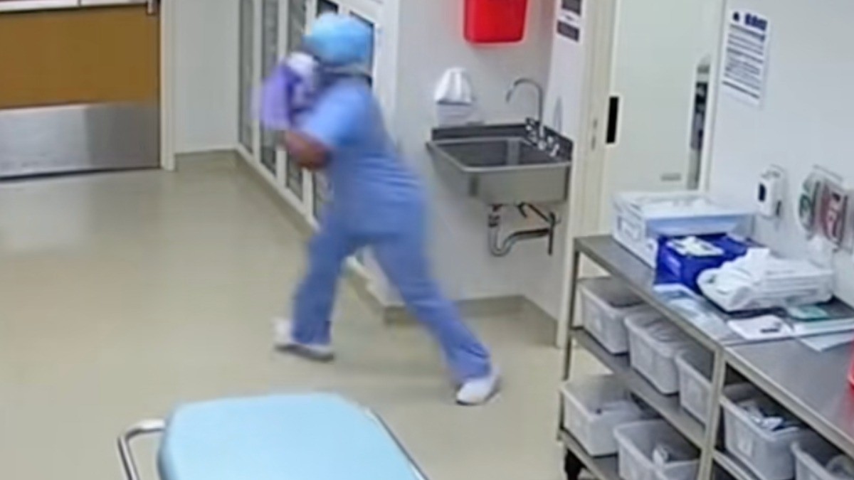 VIDEO ¿Fenómenos paranormales? Una camilla parece moverse sola en un hospital