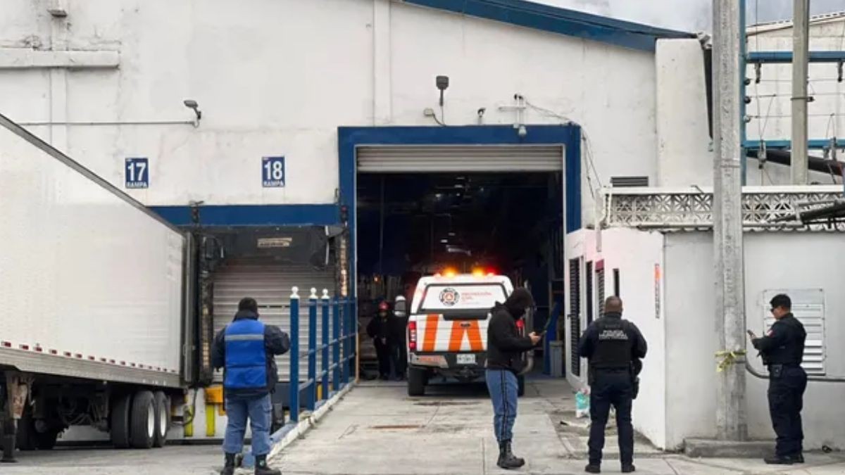 Fueron prensados: Mueren dos trabajadores tras desplome de máquina en empresa