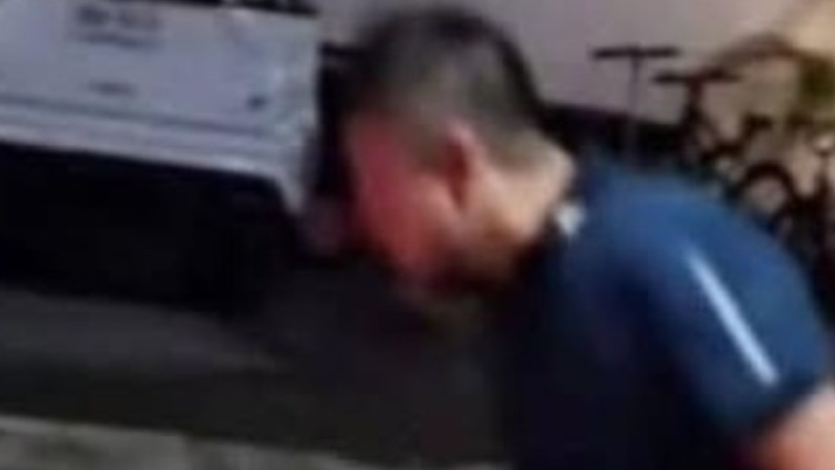 Exhiben a juez electo agrediendo a su novia