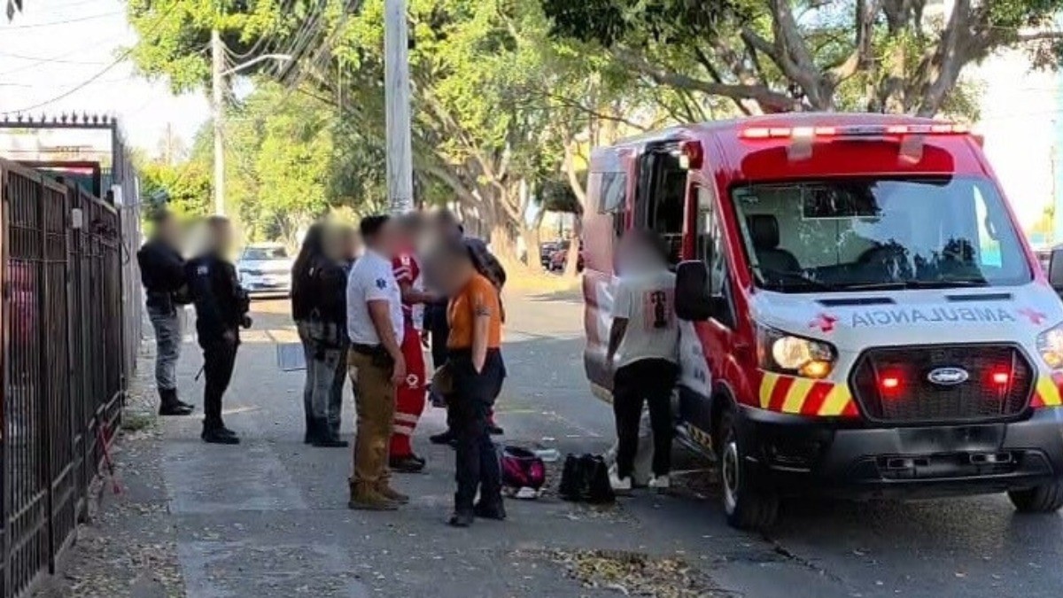 Hombre agrede a su vecina en Jardines de la Cruz