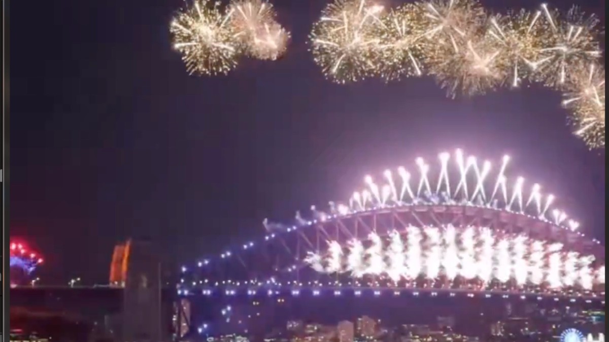 VIDEO ¡Feliz 2026! Así recibió Sidney el año nuevo