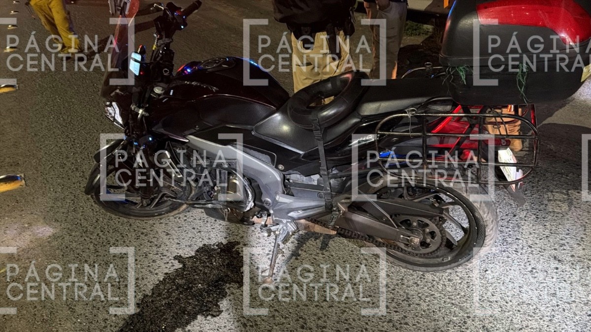 ¡Pierde su mano! Joven derrapa en motocicleta, circulaba en la colonia Progreso