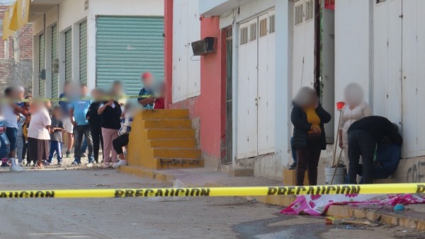 ¡Tragedia! Mujer barría la calle cuando murió atropellada; su esposo reconoció su cuerpo