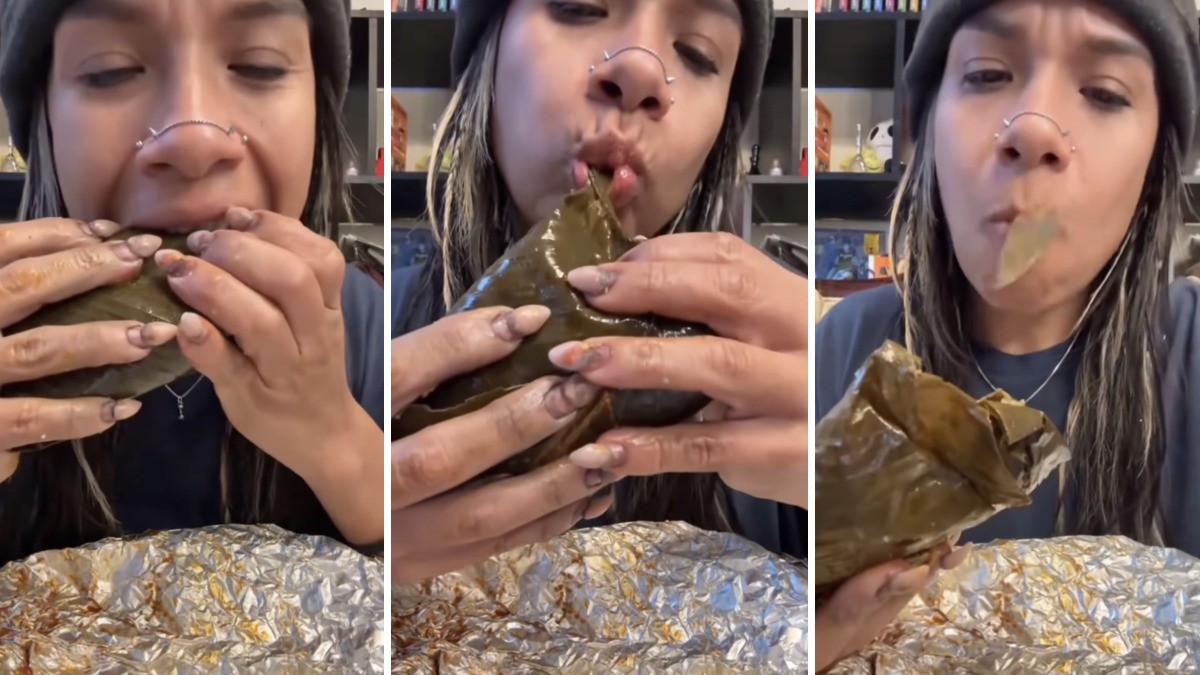VIDEO ¡Fibra de la buena! Mujer se vuelve viral por comerse un tamal de esta forma