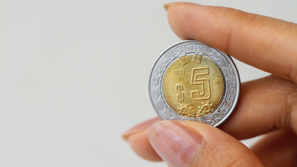 ¿A vender? Peso mexicano se debilita ante el dólar por captura de Maduro