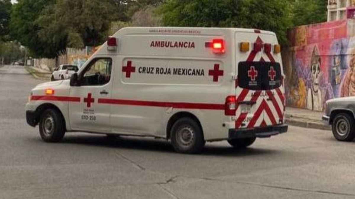 Motosicarios disparan a hombre en taller mecánico cerca de Panteón Municipal Norte