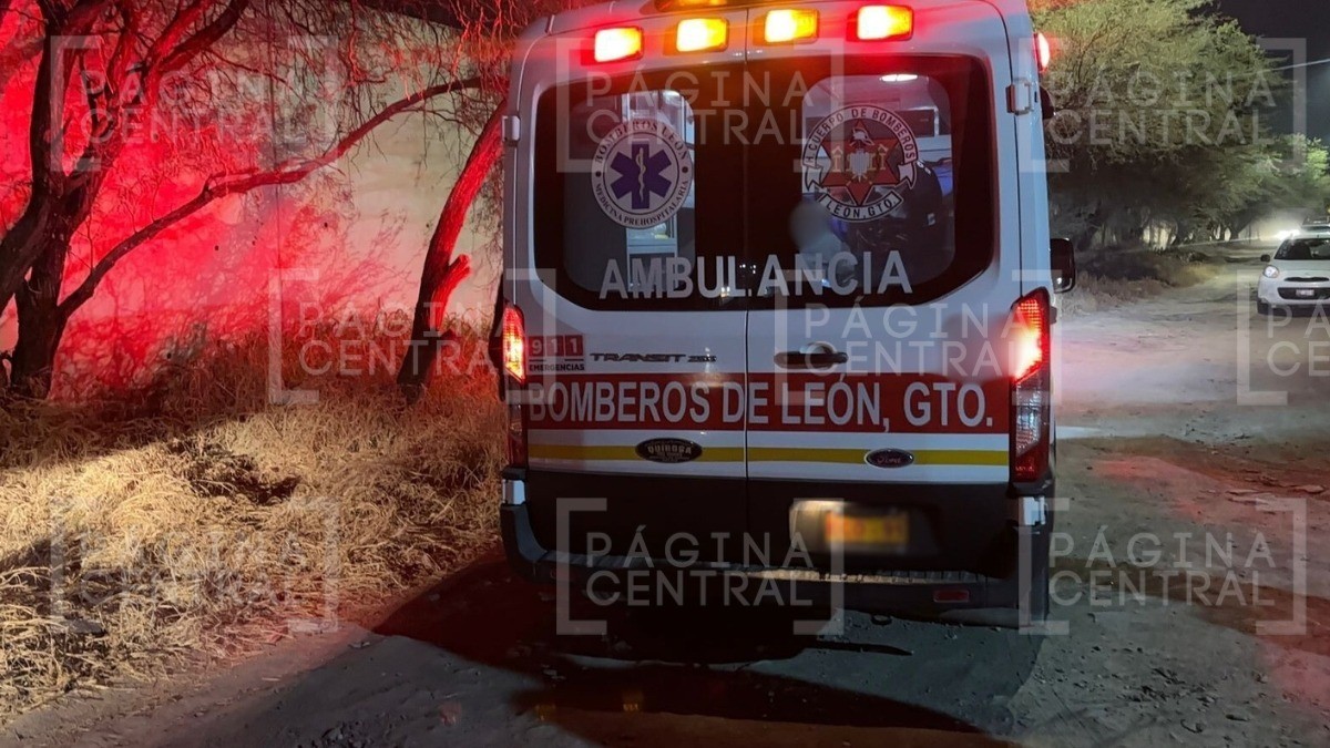 Vecinos escuchan balazos y llaman al 911; policías encuentran a joven muerto en la calle