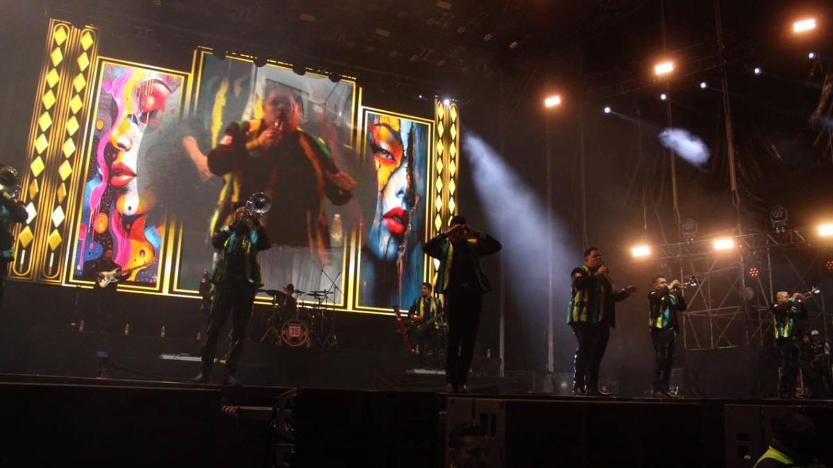 VIDEO ¡Puro romántico incurable! Así se vivió Pequeños Musical en la Feria de León 2026