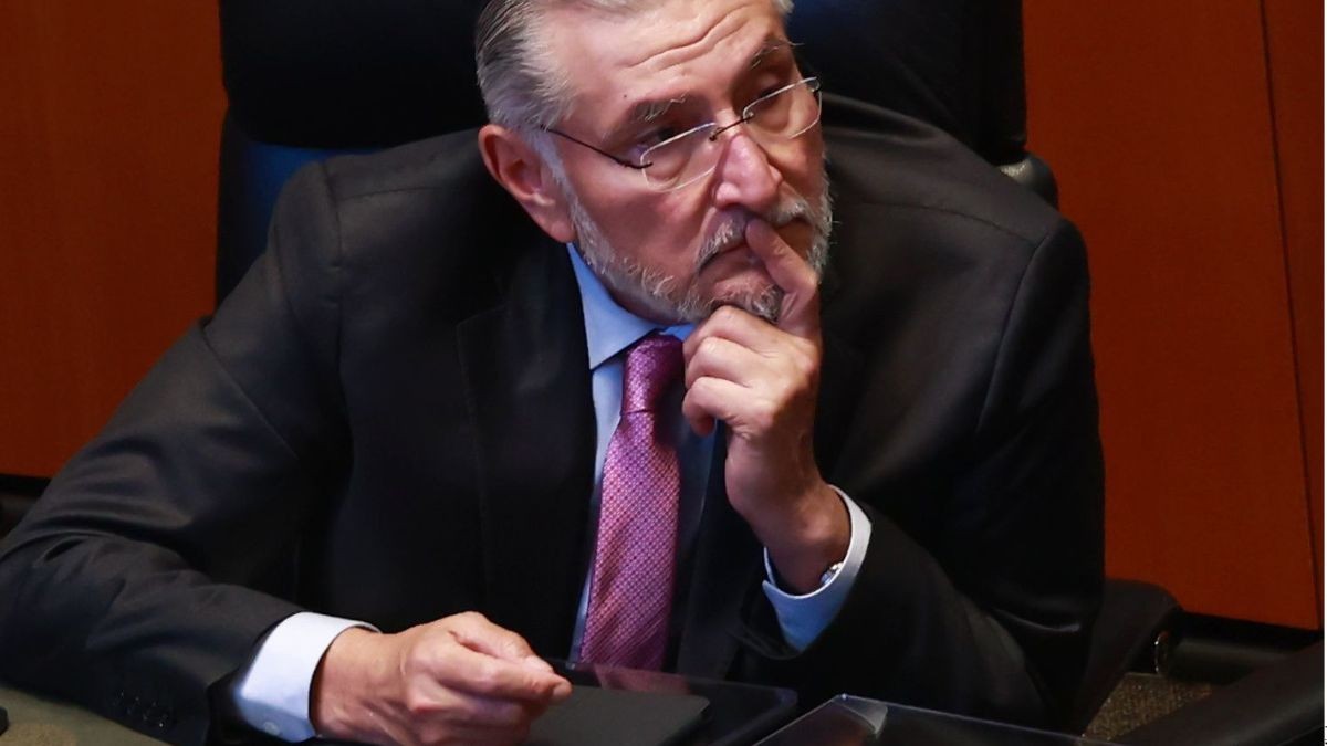 Engorda Adán Augusto su cochinito ¡11,000 %!