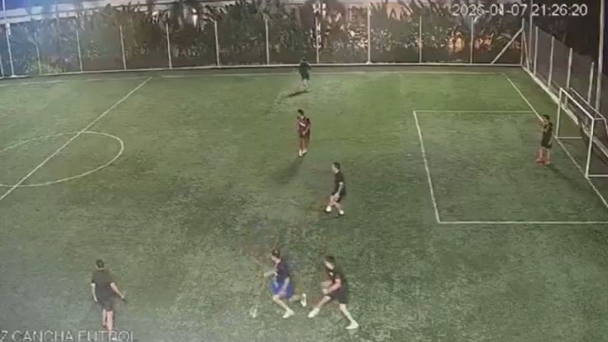 VIDEO Los sometieron: Sicarios entran a cancha de futbol y ejecutan a tres jugadores 