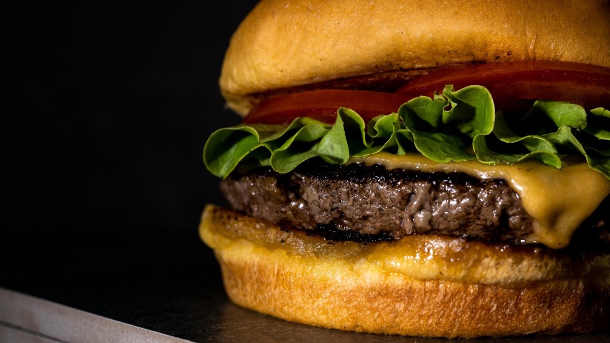 ¡Muere pequeñito! Bebé de año y medio falleció mientras comía una hamburguesa