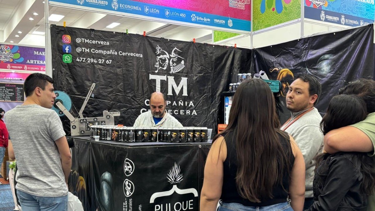 ¿Pulque en lata de 'caldo de oso'? El sabor más leonés conquista paladares desde la feria