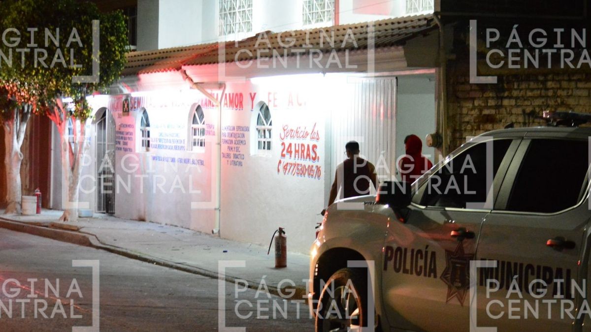 Atacan centro de rehabilitación de León con un explosivo y huyen en moto