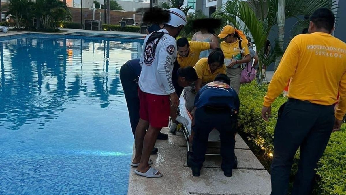 Lo habían rescatado con vida: Muere niño tras ser sacado inconsciente de una alberca