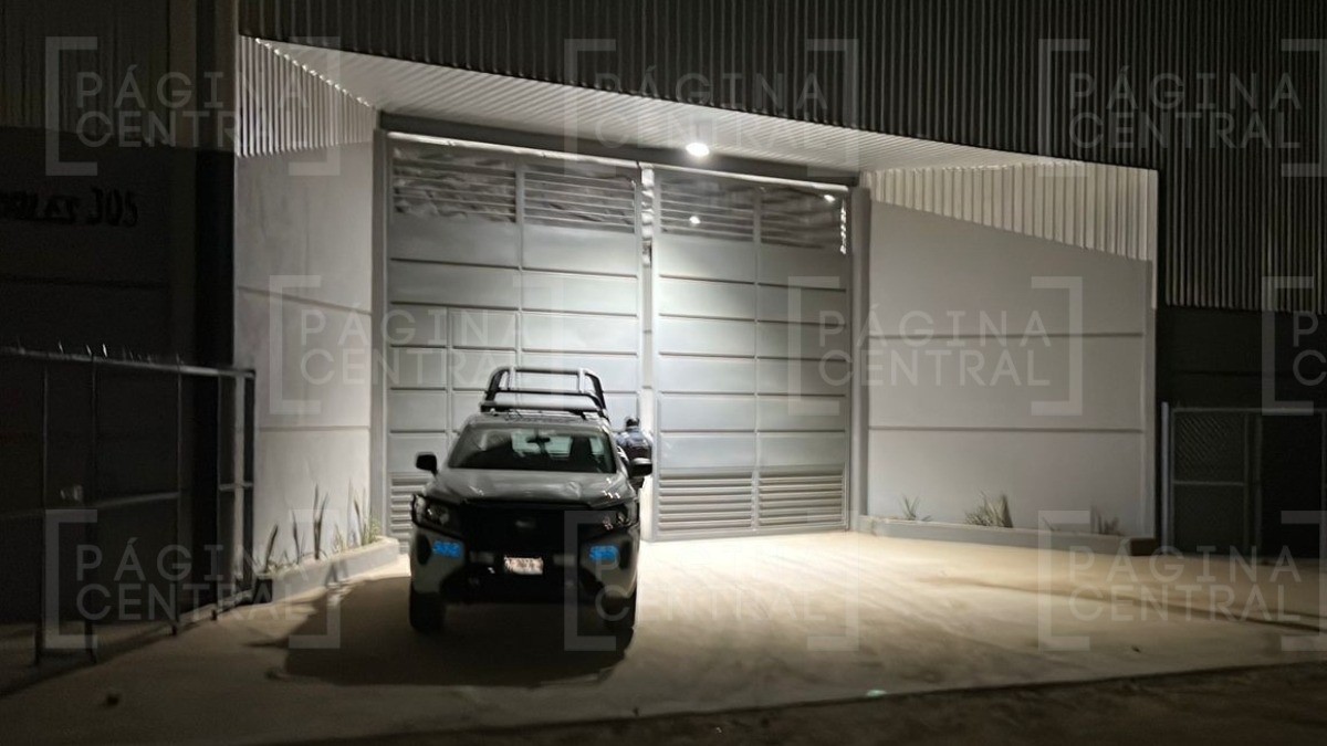 ¡Adiós, huachicol! 'Revientan' bodega con toma clandestina y aseguran pipa llenita