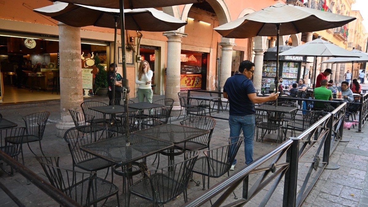¡Más bonitas e igualitas! Así quedaron las terrazas en el centro histórico de León
