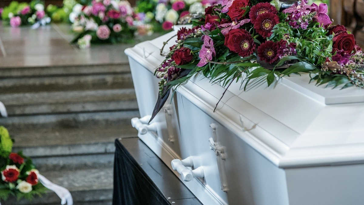 ¡Tragedia! Muere bebé que iba en moto con su papá, los choca tráiler