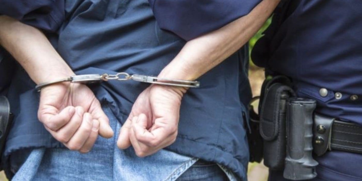 Hombre hiere a su mamá con martillo y está grave; vecinos escucharon los gritos de auxilio