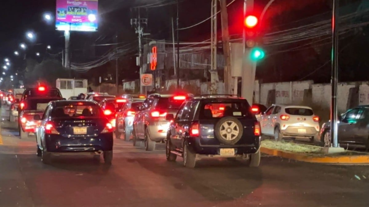 ¡Caos vial desquicia a León! Secretaría de Seguridad, rebasada por paso de sanjuaneros