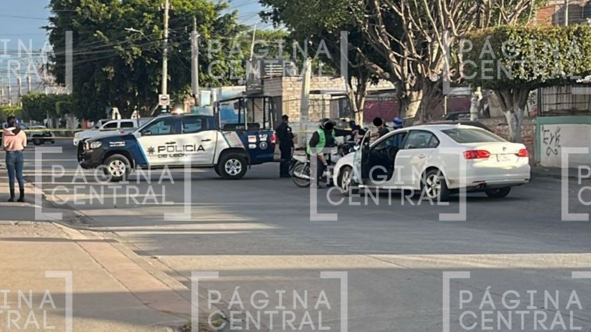 Terrible hallazgo: Mujer caminaba por la calle, ve charco rojo y localiza esto