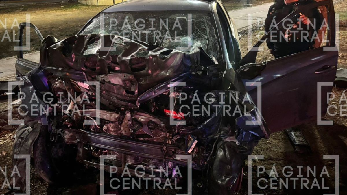 En persecución: Chocan contra patrulla, huyen y sufren fuerte accidente 