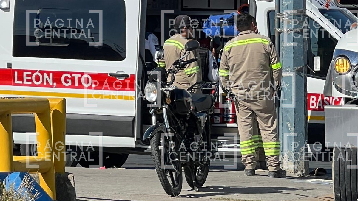 Motociclista salta antes de ser aplastado por camión de SAPAL en Torres Landa