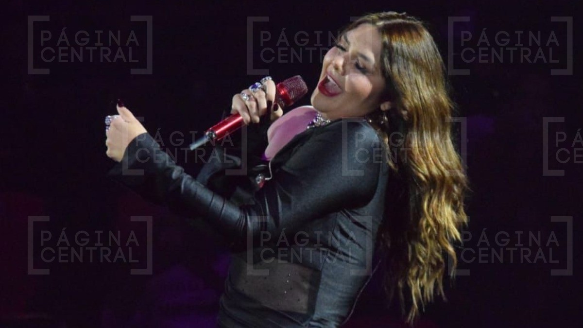 Yuridia reúne todas sus etapas en Palenque de León y repasa más de 2 décadas de canciones