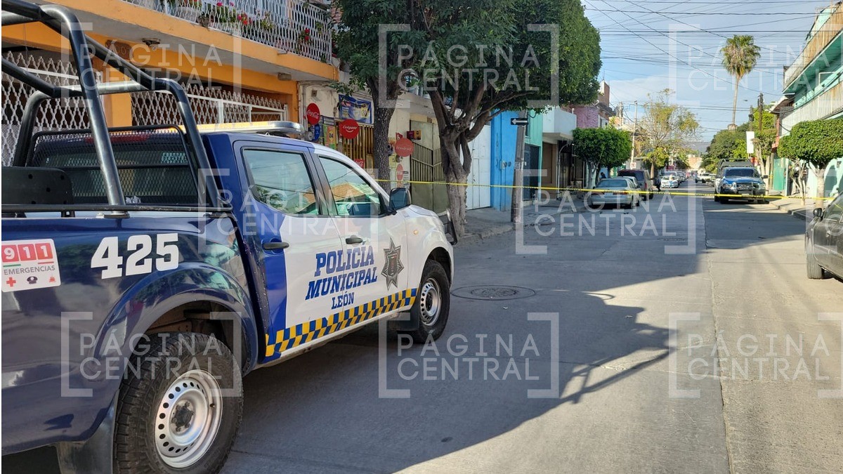 ¡Policía repele agresión en El Cortijo! Tapicero intentó detonar gas y atacar a oficial