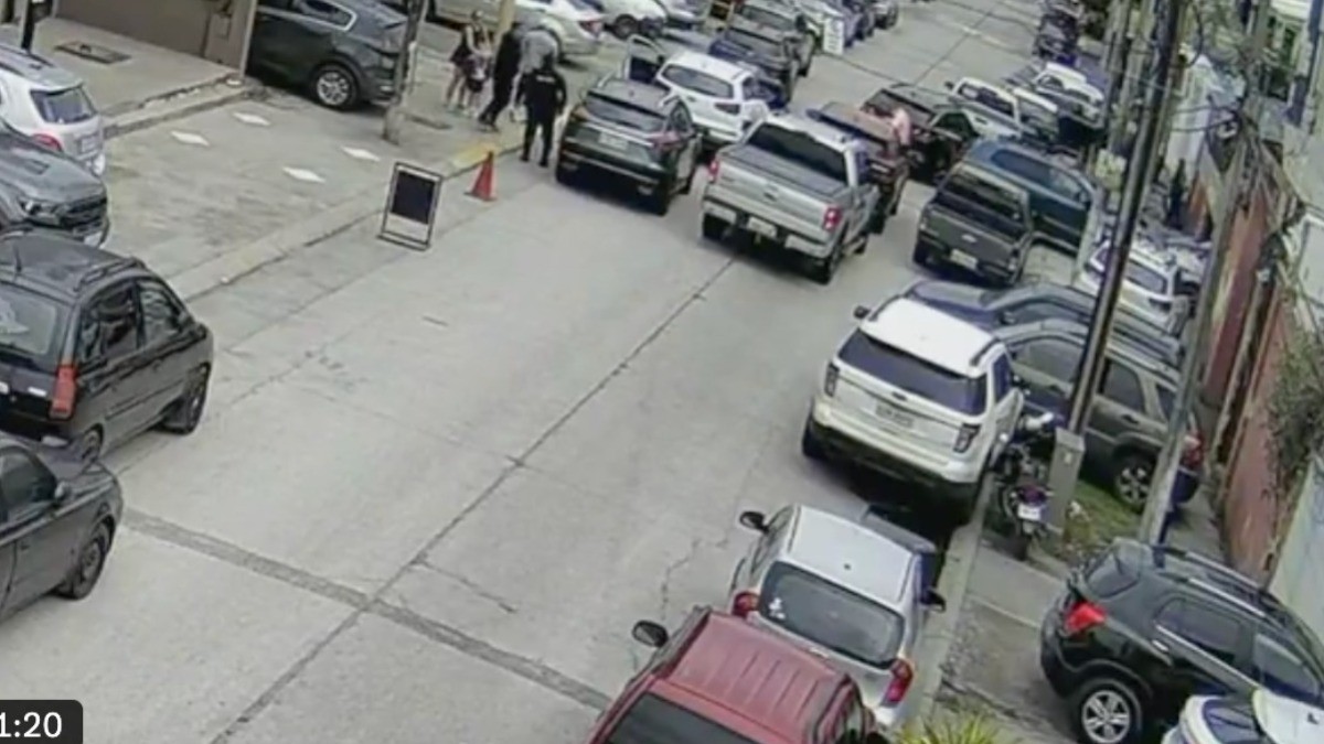 VIDEO Detienen a empresario tras violento ataque a su pareja frente a su hijo
