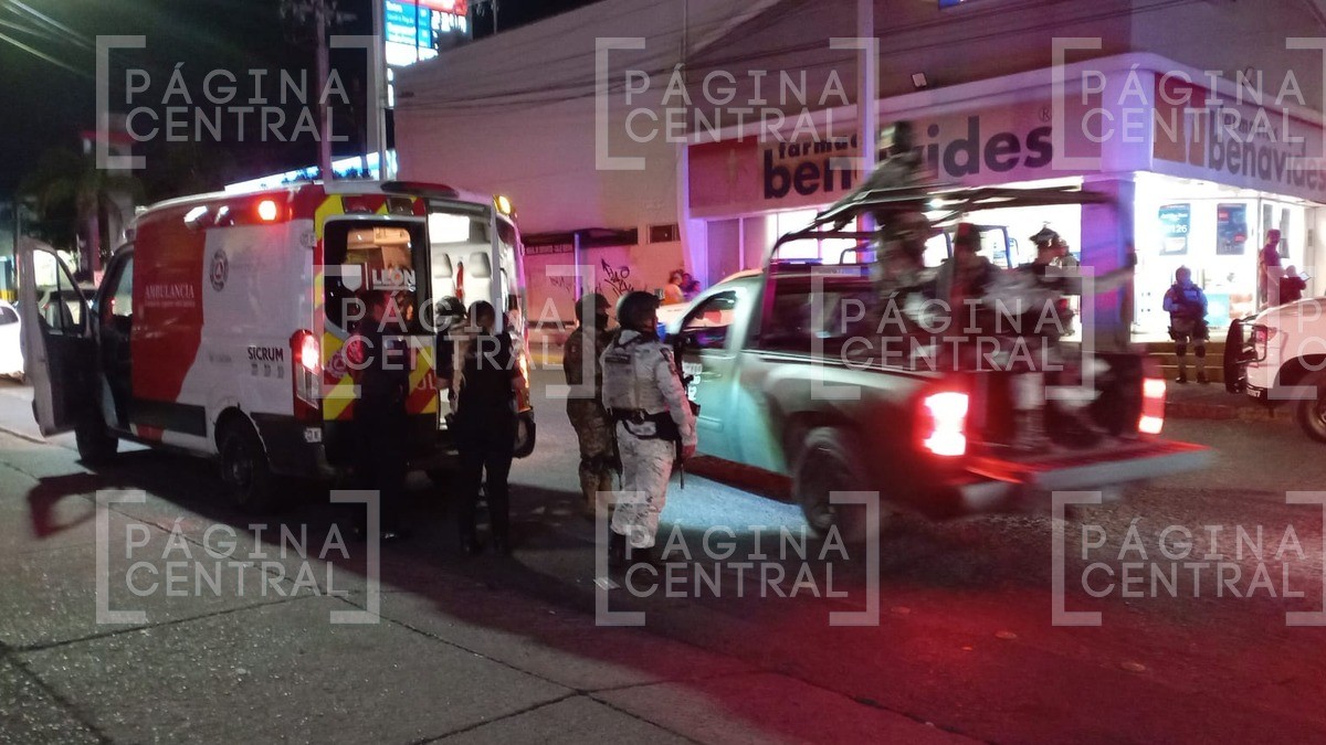 Atacan a balazos a un hombre frente a una farmacia en la Linda Vista