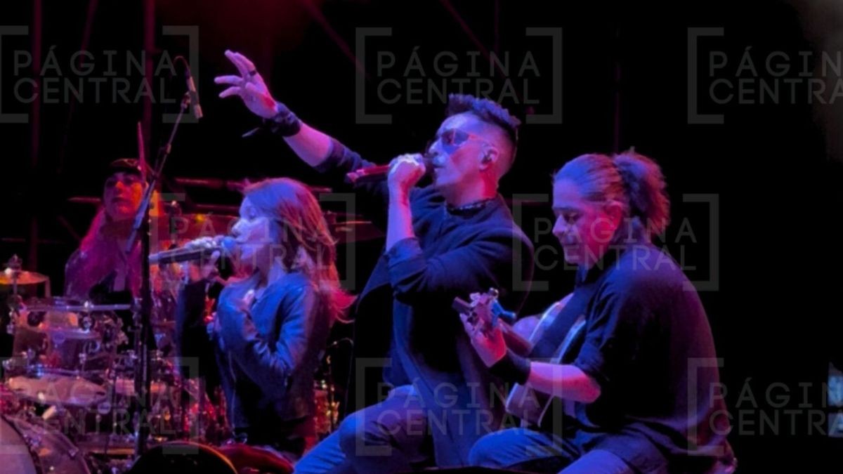 Moenia llena a sus fans de nostalgia y electrónica en la Feria de León