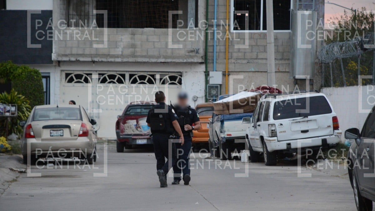 Tensión en Jardines de San Juan: Vecinos y policías se enfrentan tras hallazgo de cadáver