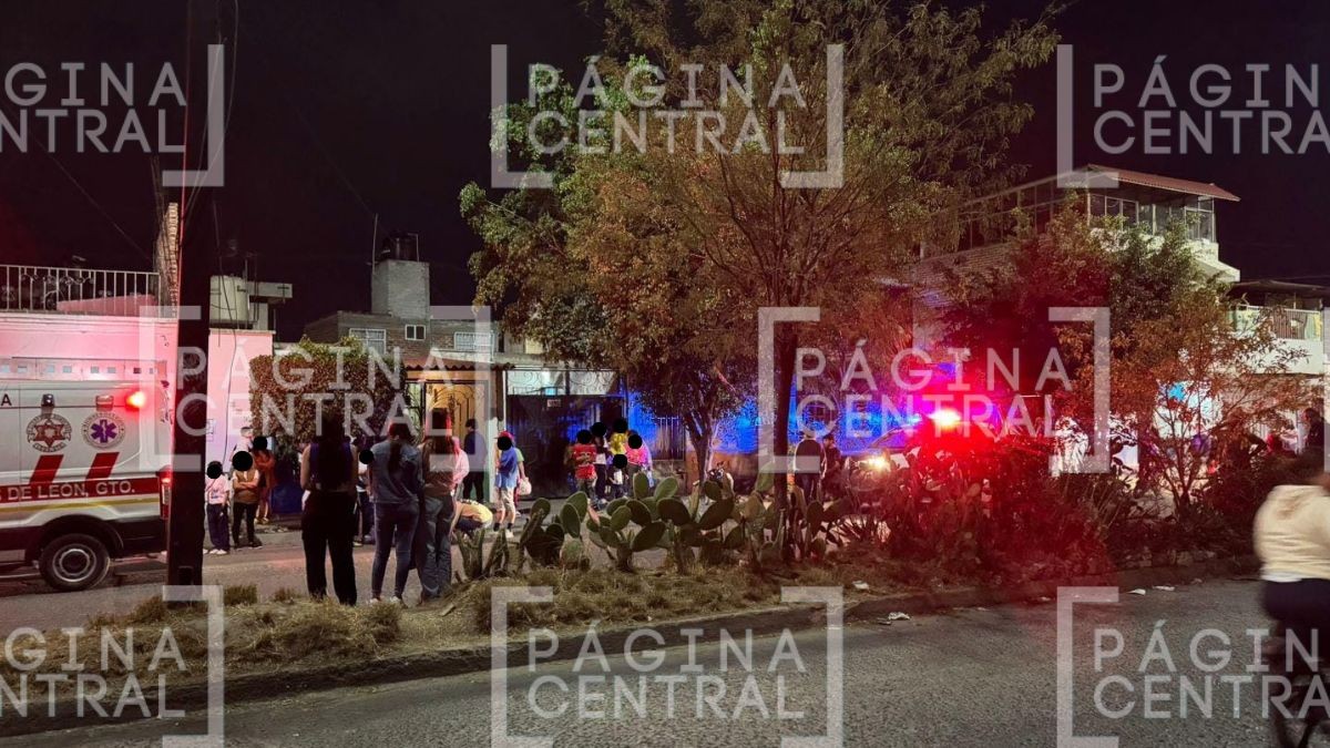 Accidente entre motos: Adolescente termina en el piso tras choque 