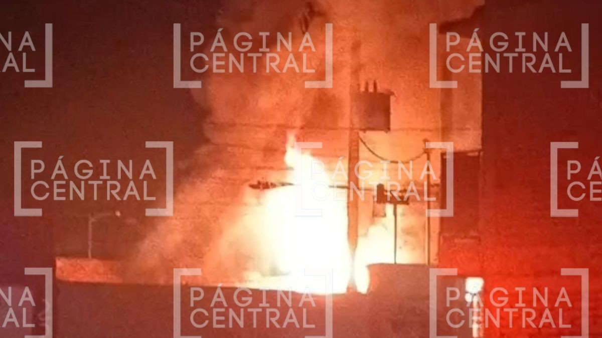 Habrían intentado robar: Cableado de Telmex hace corto y provoca incendio 