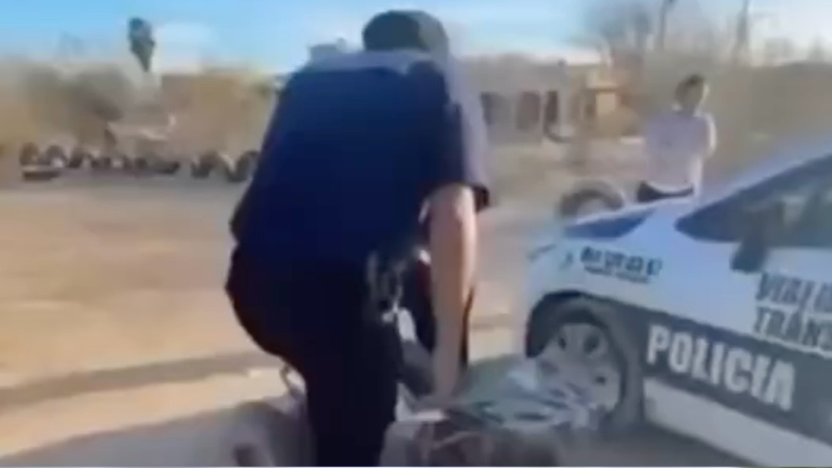 VIDEO ¡Por eso, señorita! Policías multan a niña de 9 años por pasear en su cuatrimoto