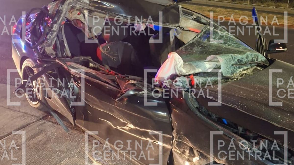 Chocó contra muro: Conductora sufre fuerte accidente en su BMW