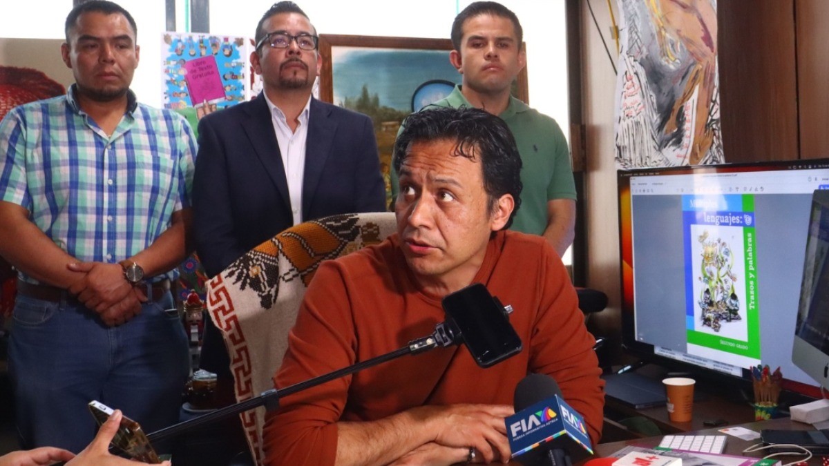 Destituyen a Marx; se amotina en la SEP 