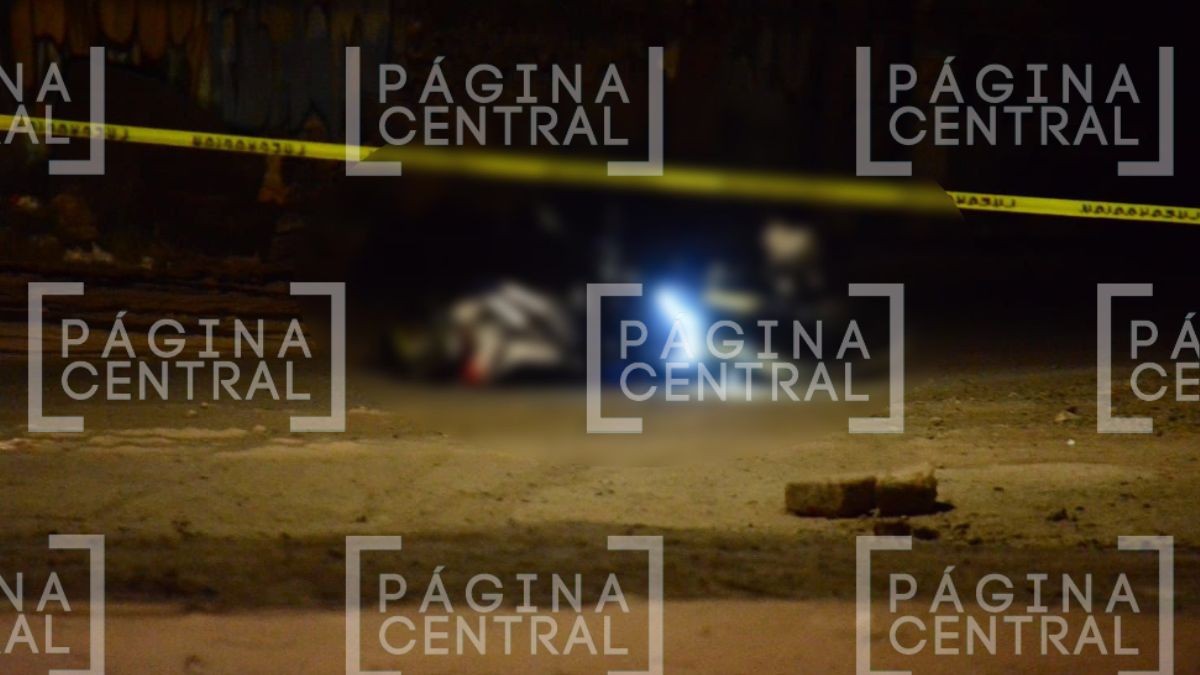 VIDEO Murió a un costado de su moto: Sicarios atacan a balazos a motociclista, en León