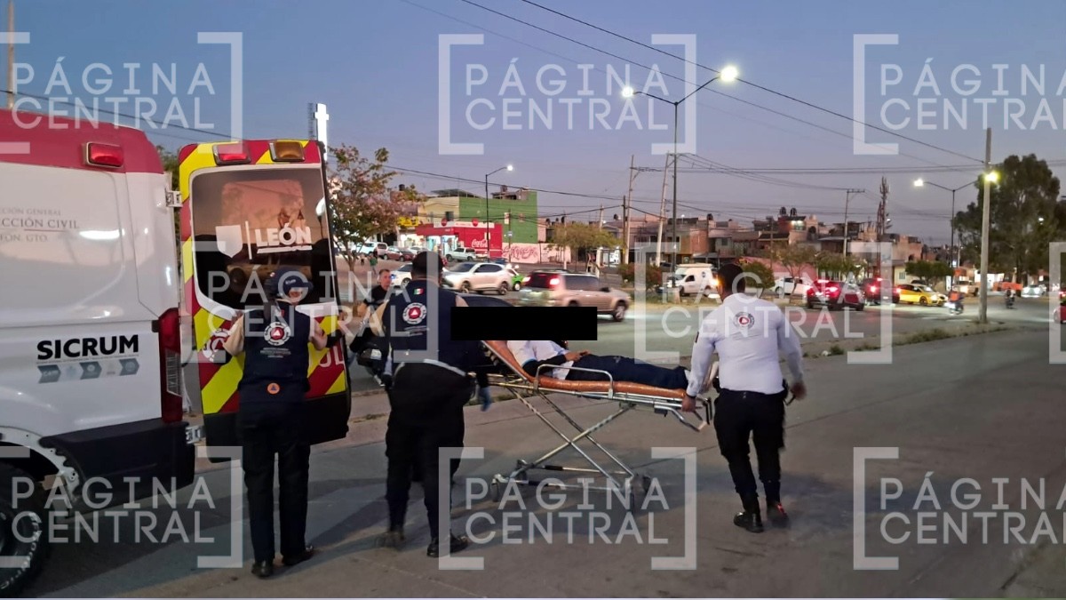 ¡Momentos de tensión! Estudiante cae de segundo piso en secundaria de León