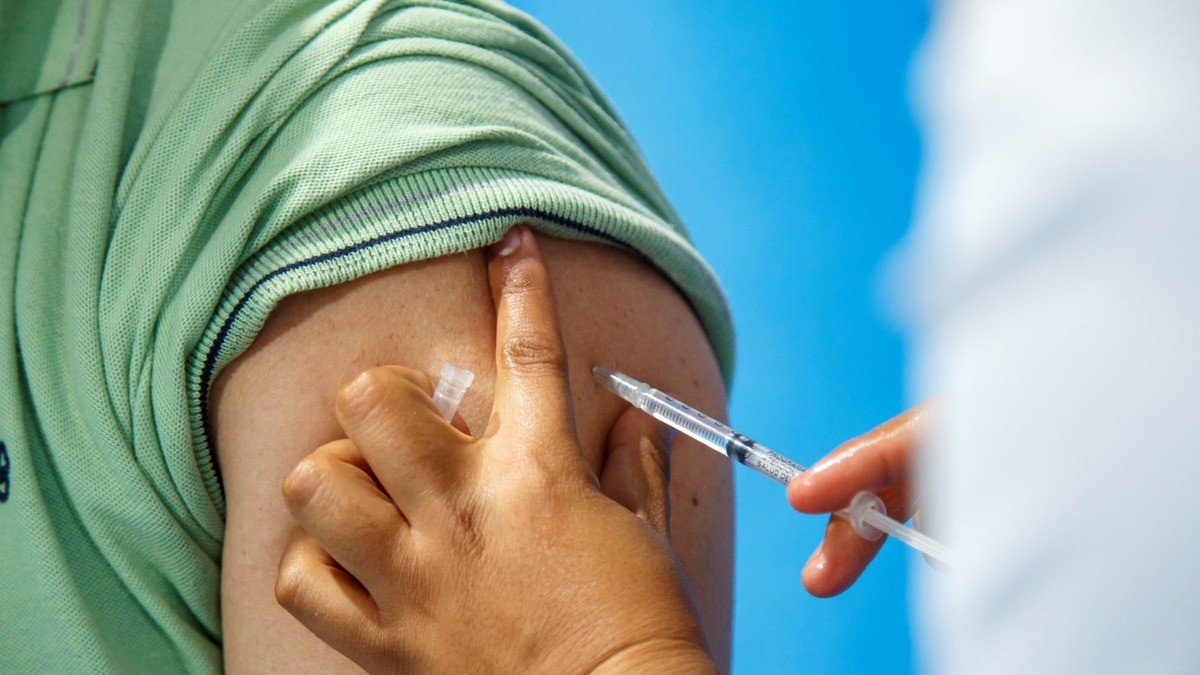 Si no estoy vacunado, ¿me podría contagiar de sarampión? Esto dijo el secretario de Salud