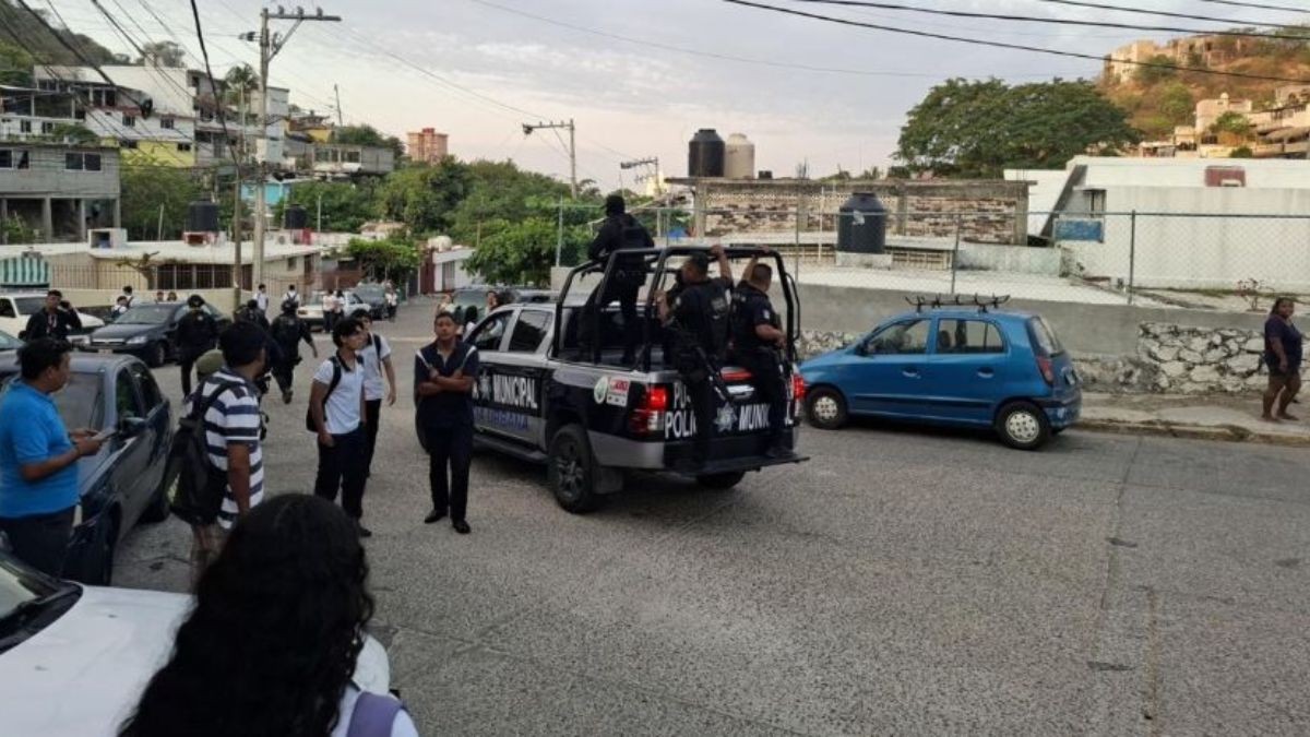 Iban a escuela: Ataque armado en camión deja a conductor muerto y menores heridas