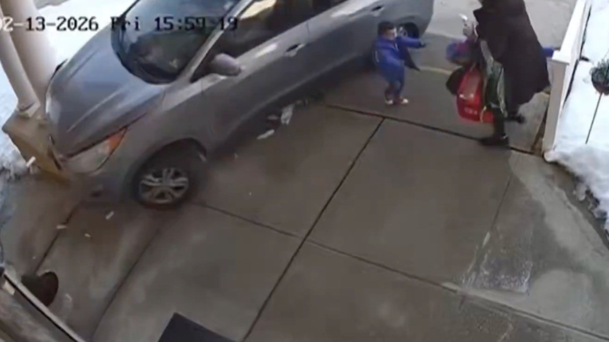 VIDEO Mamá y dos hijos salían de kínder cuando los atropelló camioneta conducida por ebrio
