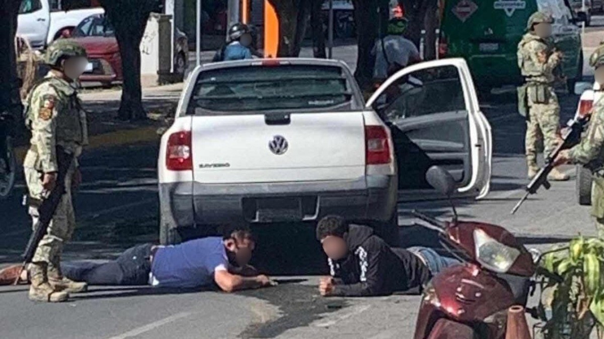 Asaltan a punta de pistola a cuentahabiente con la nómina; soldados los detuvieron a balazos