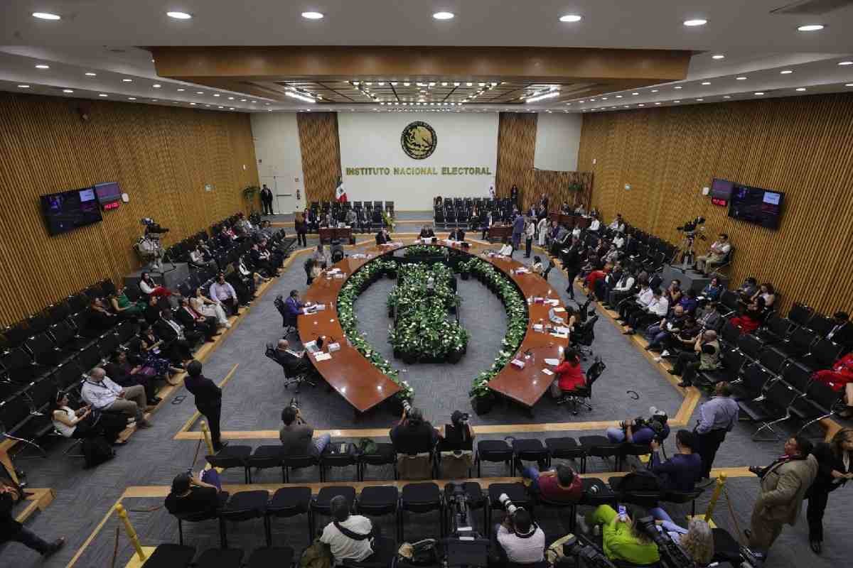 ¿Menos diputados? Así iría la Reforma Electoral que propone Sheinbaum