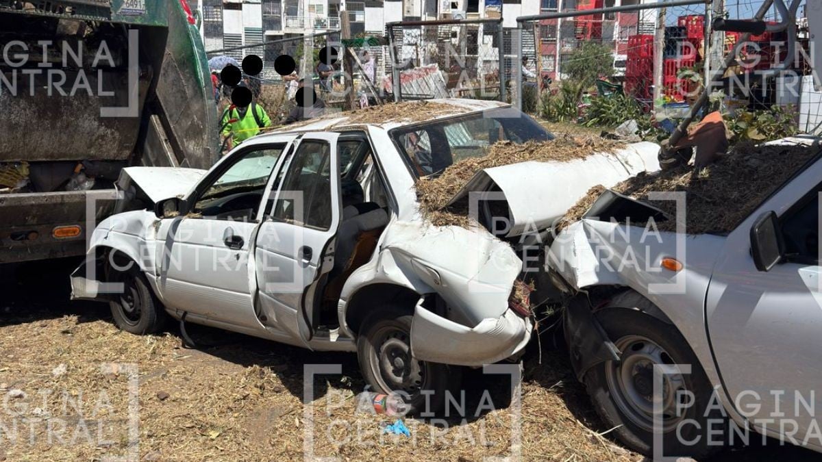 Quedaron atrapadas entre fierros: Trabajadoras de 'Médico en Casa' sufren fuerte accidente