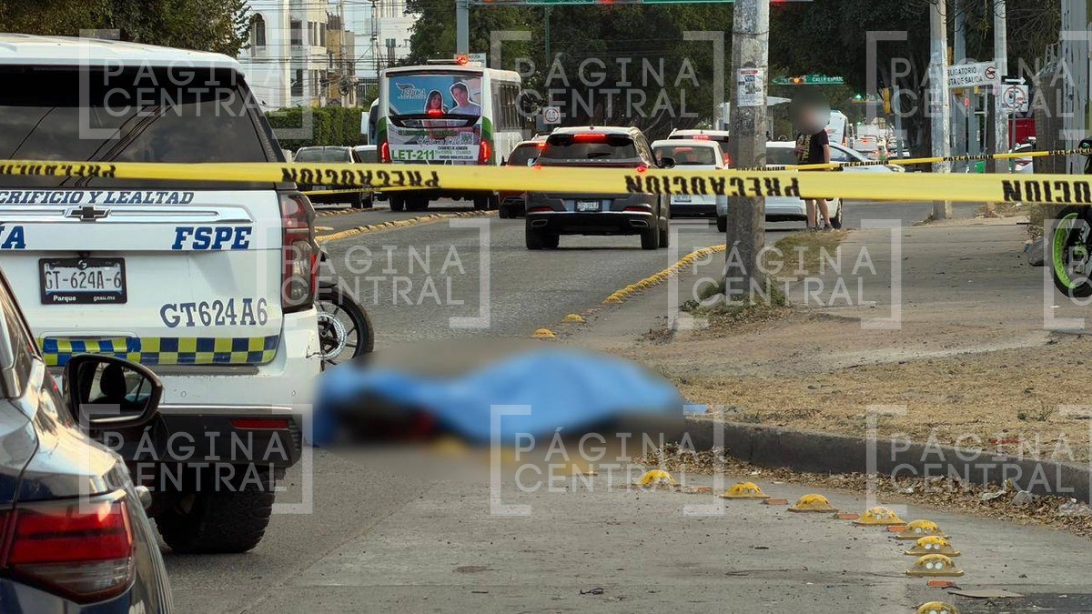 Muere hombre tras desvanecerse en su bicicleta eléctrica sobre el bulevar Francisco Villa