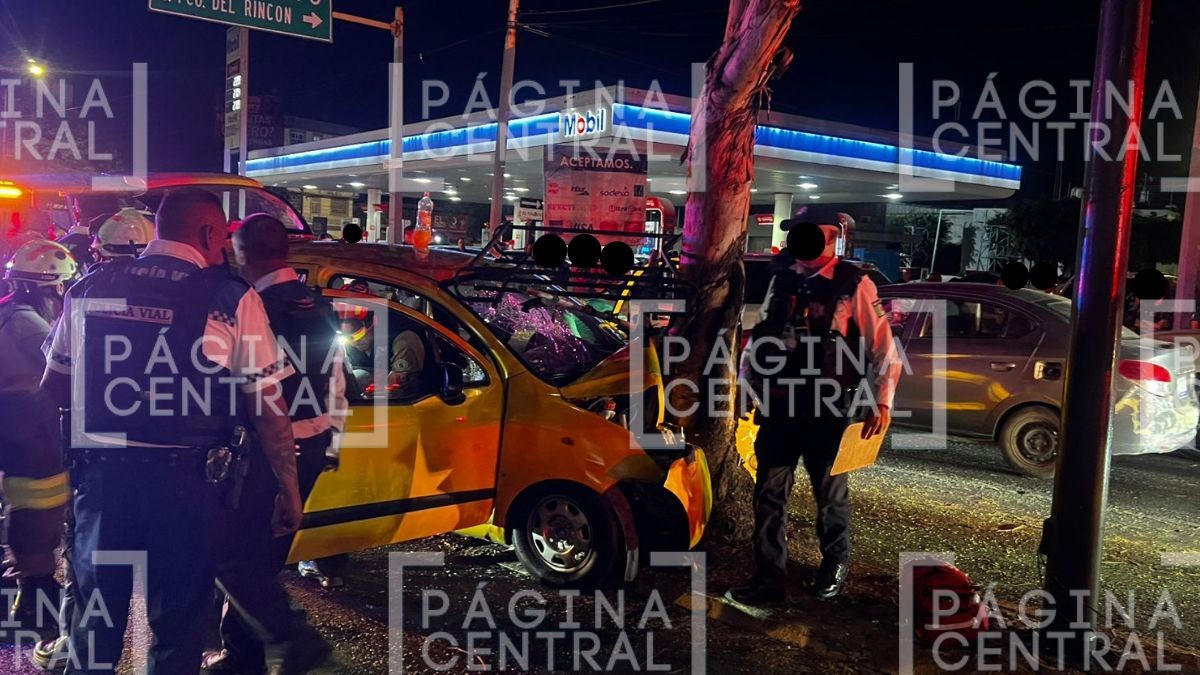 Chocaron contra árbol: Accidente de auto deja un muerto y dos heridos graves