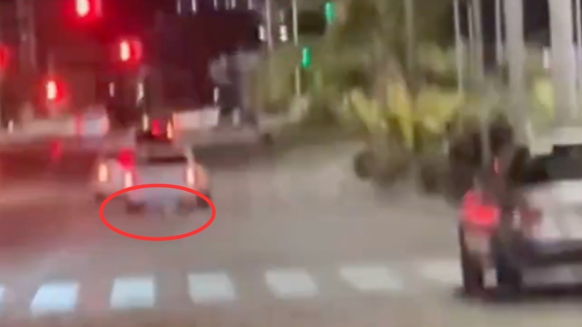 VIDEO Conductor arrastra cuerpo de persona en pleno bulevar, tras conflicto vial