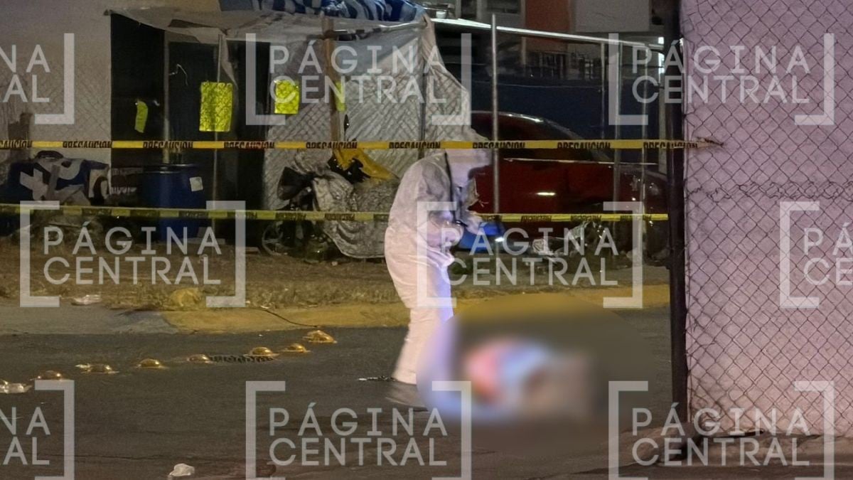 VIDEO Segundo hallazgo en minutos: Localizan cuerpo envuelto en costal y cobija